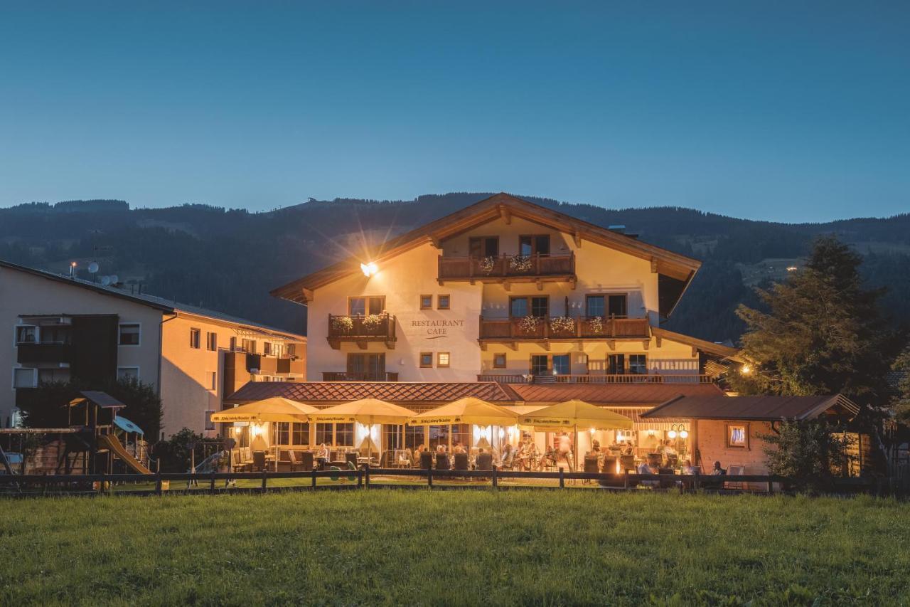 Loipenstubn Hotel Brixen im Thale Exterior photo