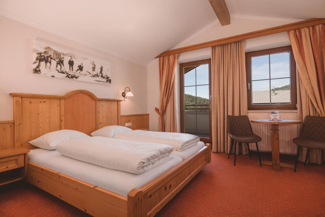 Loipenstubn Hotel Brixen im Thale Exterior photo