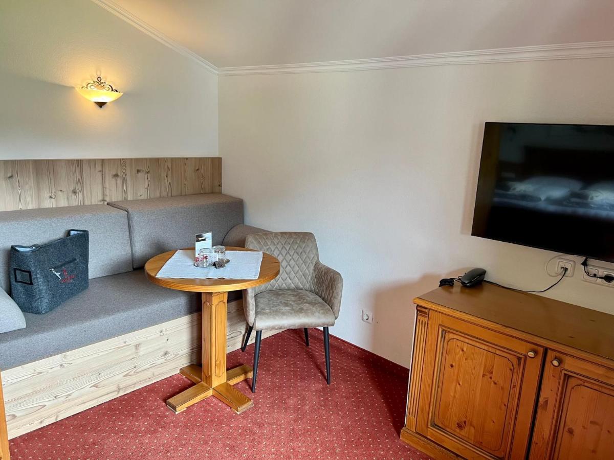 Loipenstubn Hotel Brixen im Thale Exterior photo